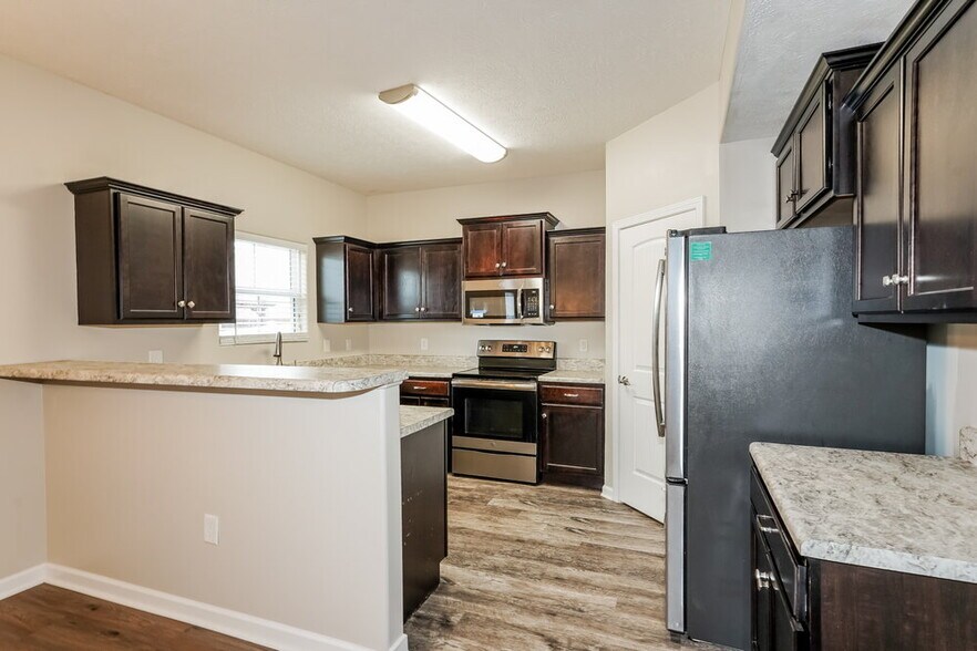 Building Photo - 1626 Sunray Dr