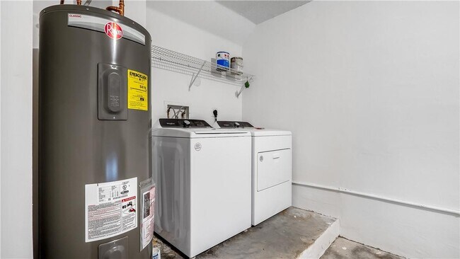 Building Photo - 1723 SW 109th Ter