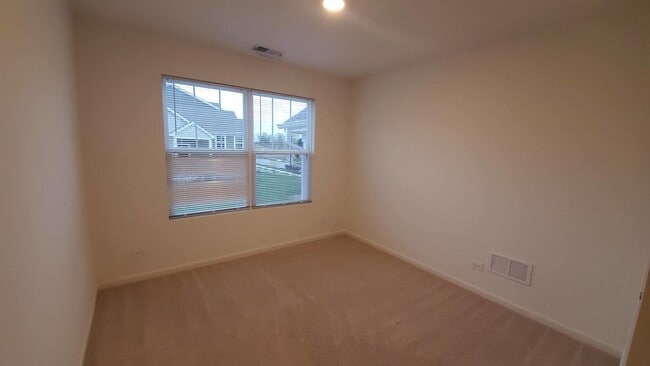 Building Photo - 192 Goldenrod Dr