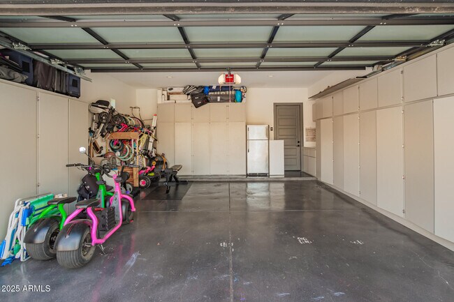 Building Photo - 4413 E Montecito Ave