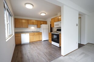 Building Photo - Bitter Lake Apartments