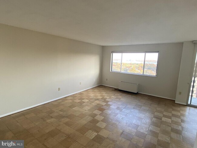 Building Photo - 2059 Huntington Ave