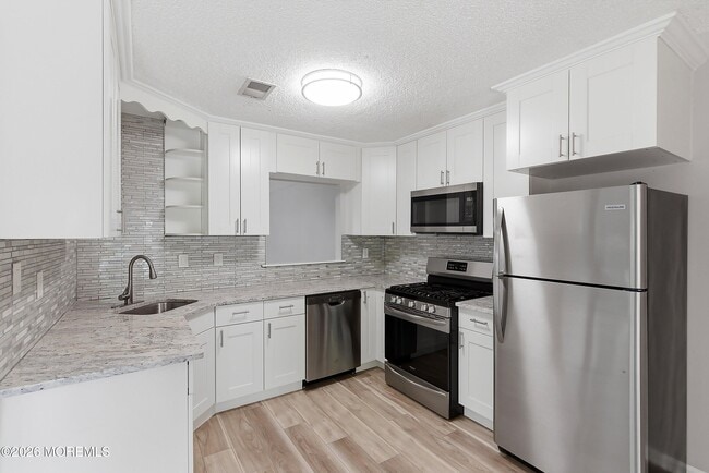 Building Photo - 5 Whistler Dr