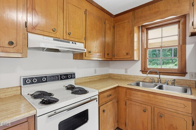 Building Photo - 763 Tingen Rd