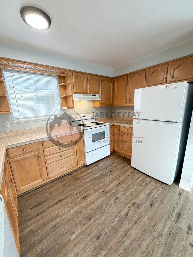 Building Photo - Single Level Duplex- Rent Ready