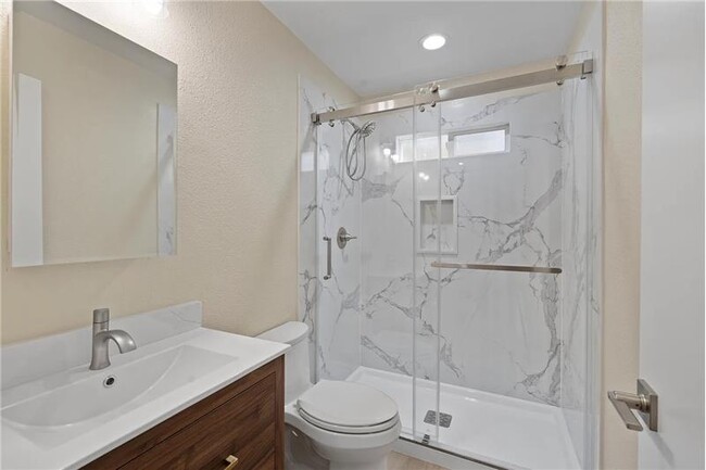 Building Photo - 2714 Flory Dr