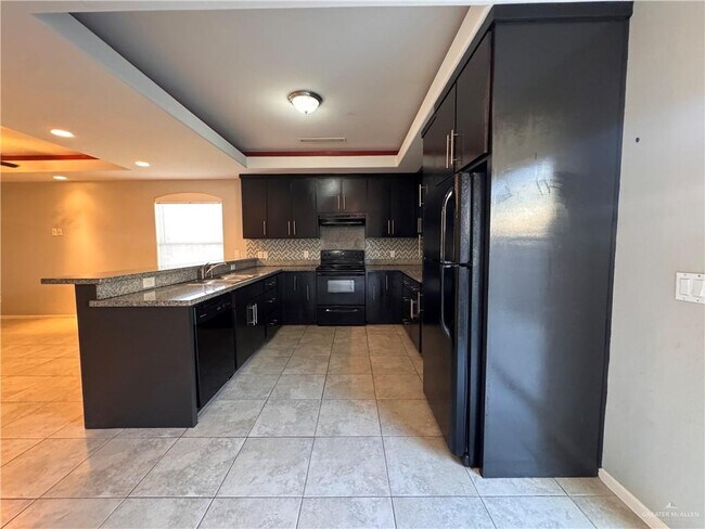 Building Photo - 28 W Sarah Evans St