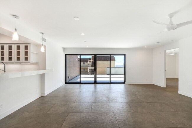 Building Photo - 2700 Manhattan Ave