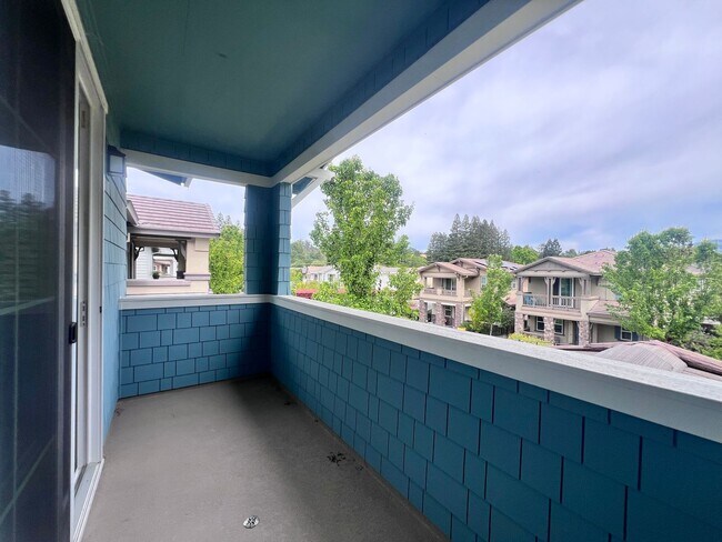 Building Photo - STUNNING 4BD/2.5BA TOWNHOUSE IN WALNUT CREEK!!!