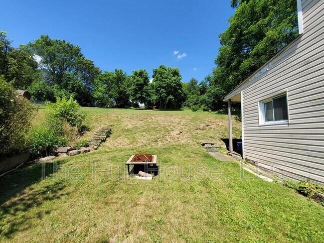 Building Photo - 2639 Homestead Duquesne Rd