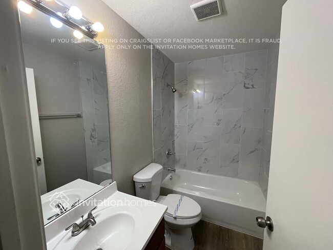 Building Photo - 4892 N Silverlace Dr