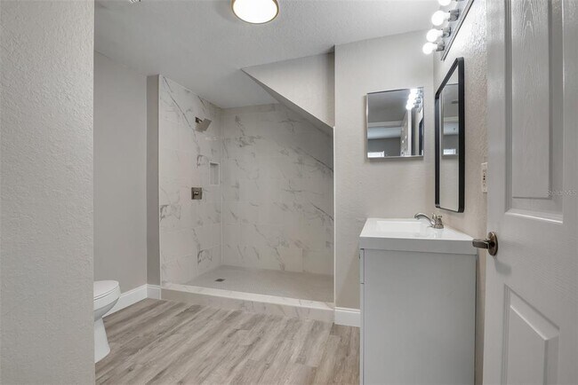 Building Photo - 4002 Venetian Bay Dr