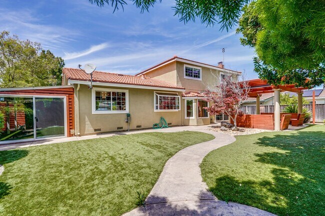 Building Photo - Spacious 3-Bed Almaden Valley Home with Bo...