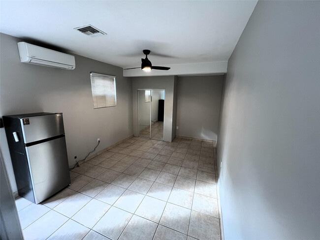 Building Photo - 2726 Adams St