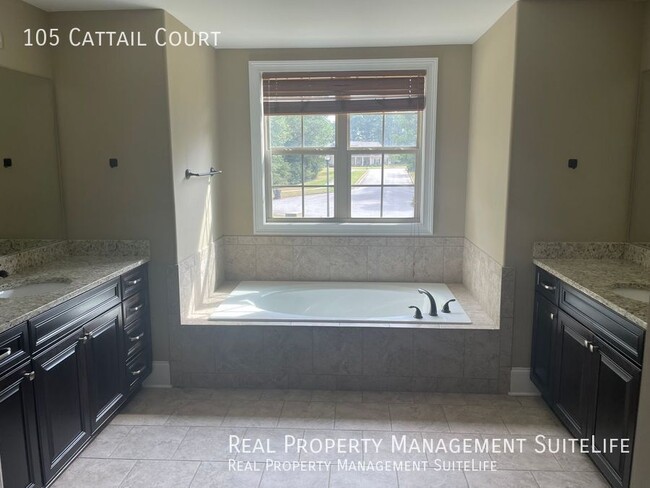 Building Photo - 105 Cattail Ct