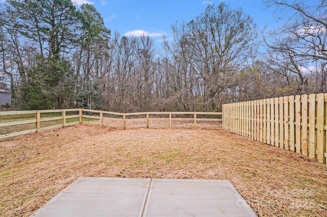 Building Photo - 645 Brookwood St