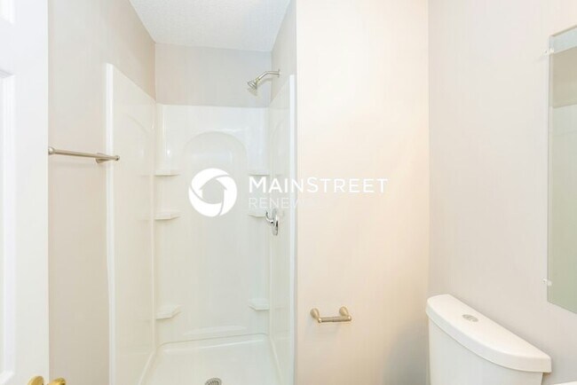Building Photo - 4 Bedroom Pet-Friendly Home in Charlotte, NC with Main Street Renewal