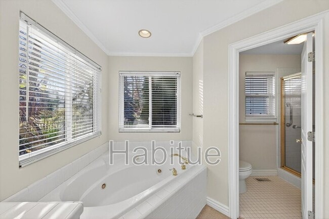 Building Photo - 393 E Trailside Dr