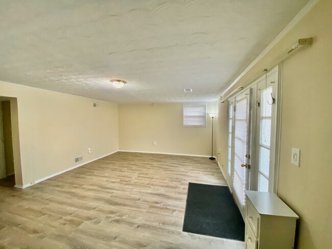 Building Photo - 5307 Pooks Hill Rd