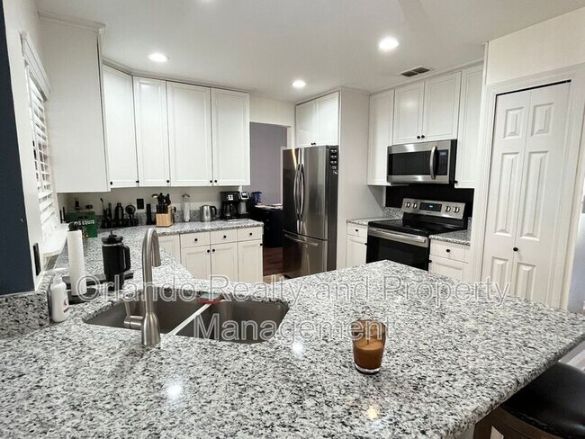 Building Photo - 947 Wages Way