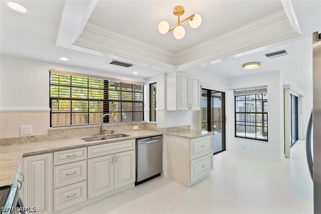 Building Photo - 879 Meadowland Dr