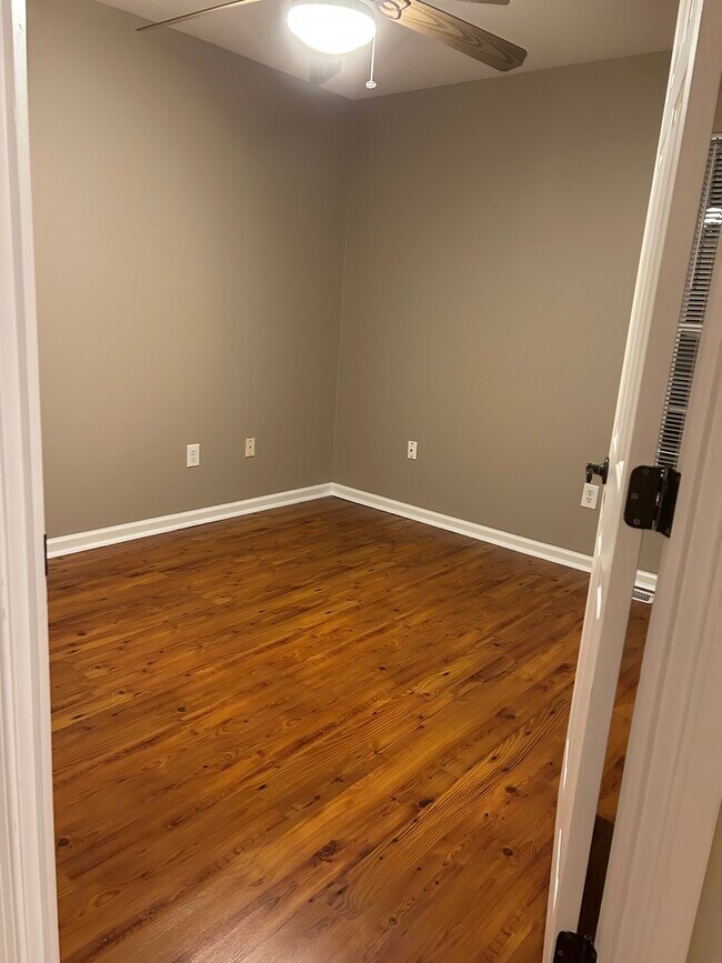 Building Photo - 349 Superior Rd