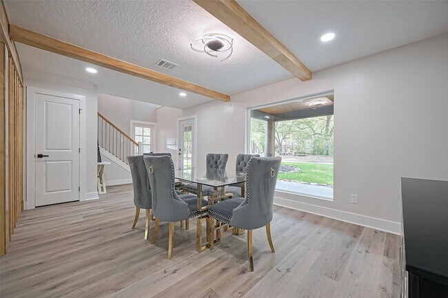 Building Photo - 3 Roserush Ct