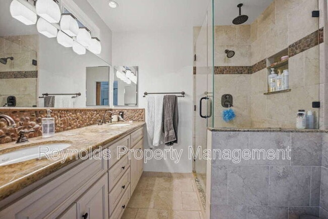 Building Photo - 1953 Granite Hills Dr