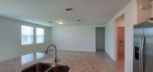 Building Photo - Like New!!! 3-Bedroom, 2-Bathroom in Winte...