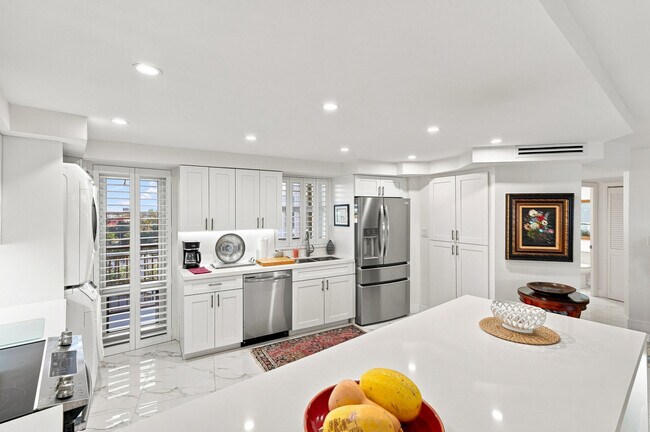 Building Photo - 4100 Galt Ocean Dr