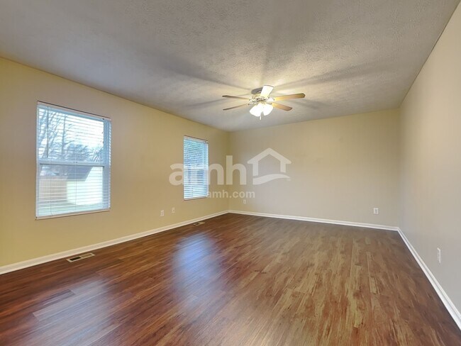 Building Photo - 557 Whispering Pines Pl