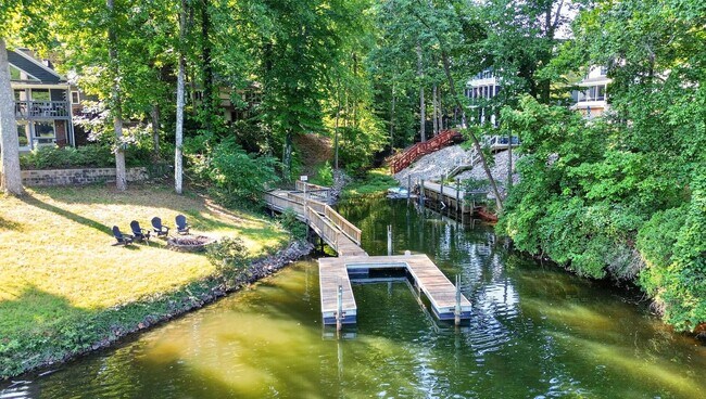 Building Photo - 151 Seagrove Ln