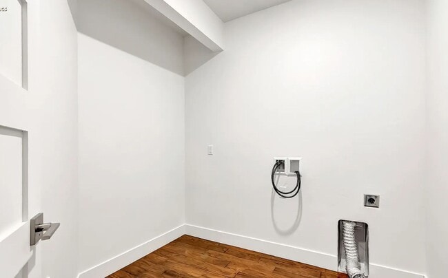 Building Photo - Beautiful Modern Condo in Rattlesnake