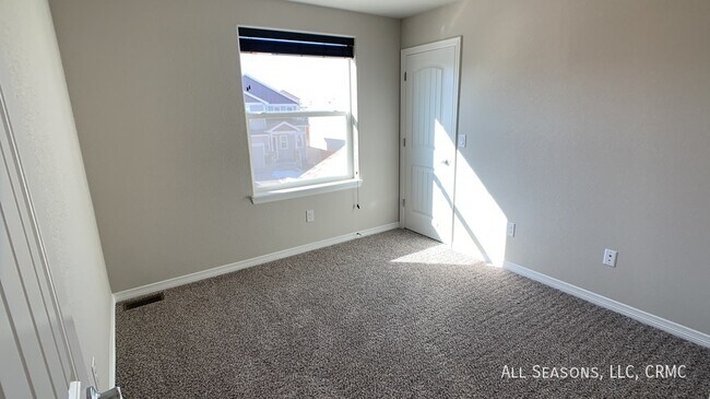 Building Photo - 10898 Saco Dr