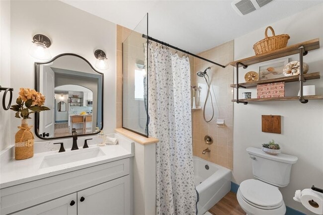 Building Photo - 759 Lantana Ave