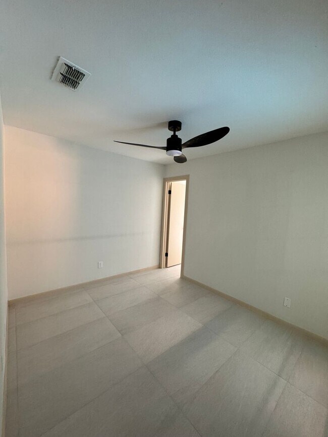 Building Photo - 1703 Terrace Dr