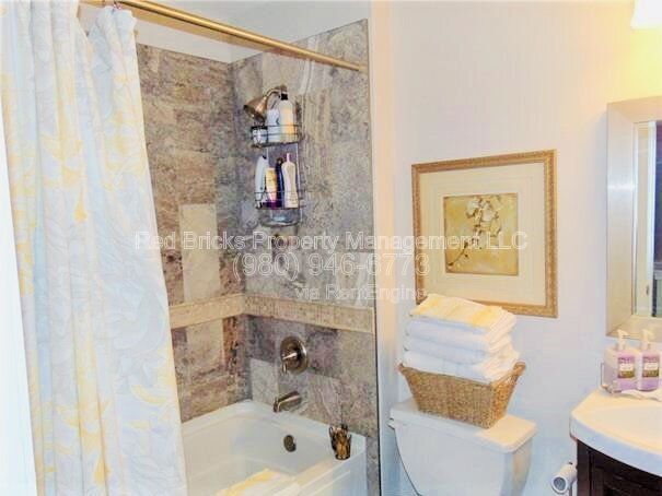 Building Photo - 12358 Swan Wings Pl