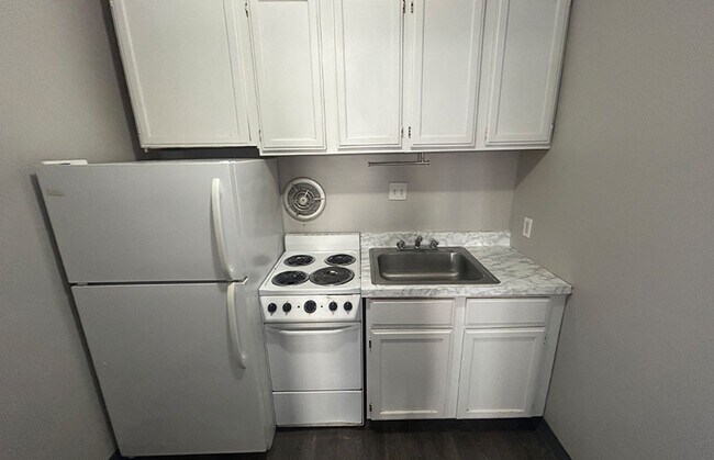 Building Photo - 331 Shiloh St