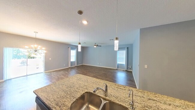 Building Photo - 3920 Loon Ln