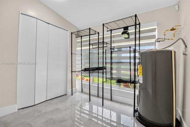 Building Photo - 6090 SW 63rd Ave