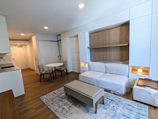 Building Photo - Fully Furnished Ocean View luxurious Studio with 1-Parking and storage at 'A'ali'i