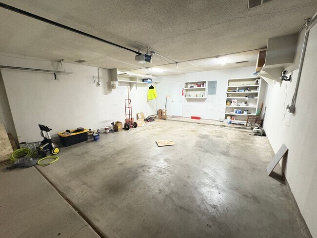 Building Photo - Home for rent on the Westside