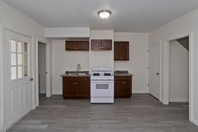 Building Photo - 22-24 Highland Ave
