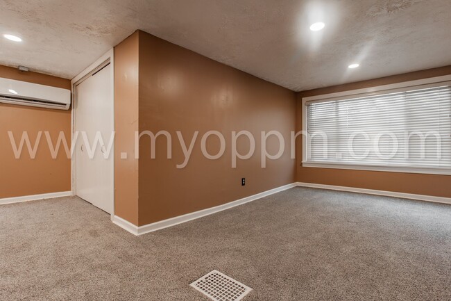Building Photo - Completely Remodeled! 3 Bedroom / 3 Bathro...