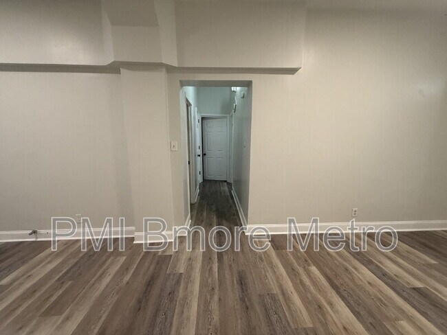 Building Photo - 3201 Ailsa Ave