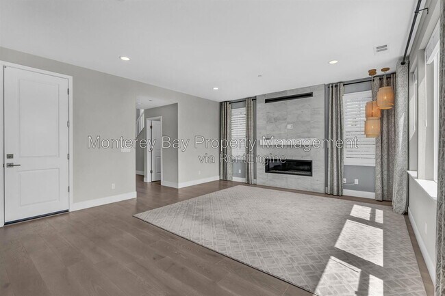Building Photo - 240 Bungalow Dr