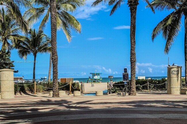 Building Photo - 100 Lincoln Rd