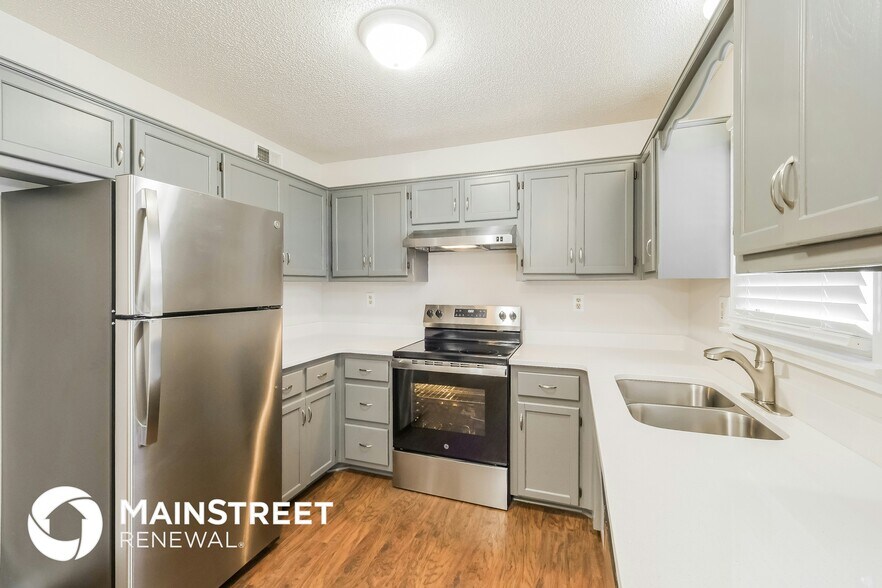 Building Photo - 11301 N Marsh Ave