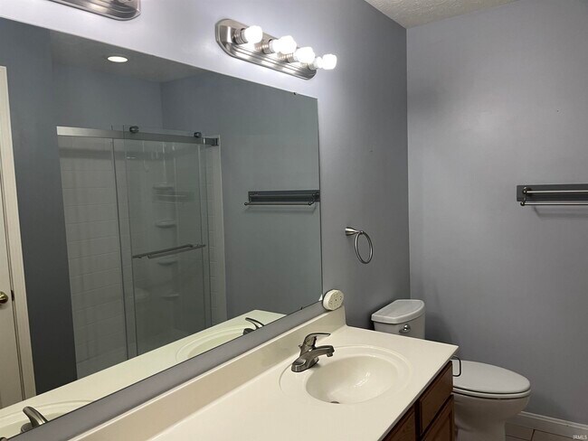 Building Photo - 6655 Oak View Ct