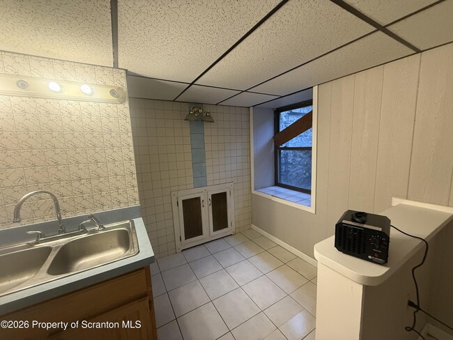 Building Photo - 1301 Main St